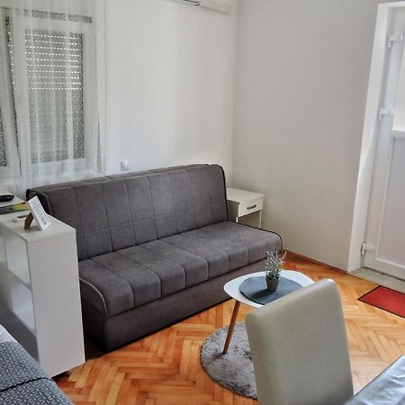 Apartments Tila Требине Екстериор снимка