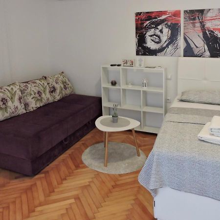 Apartments Tila Требине Екстериор снимка