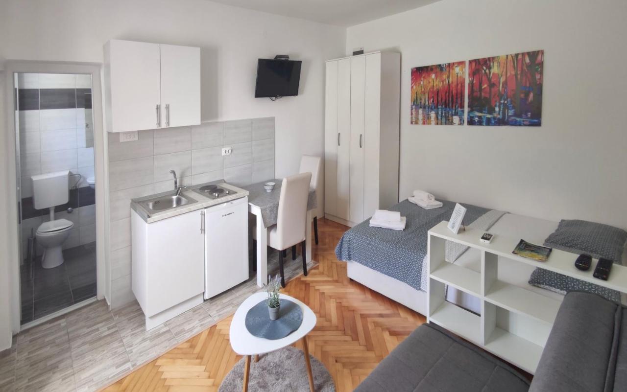 Apartments Tila Требине Екстериор снимка