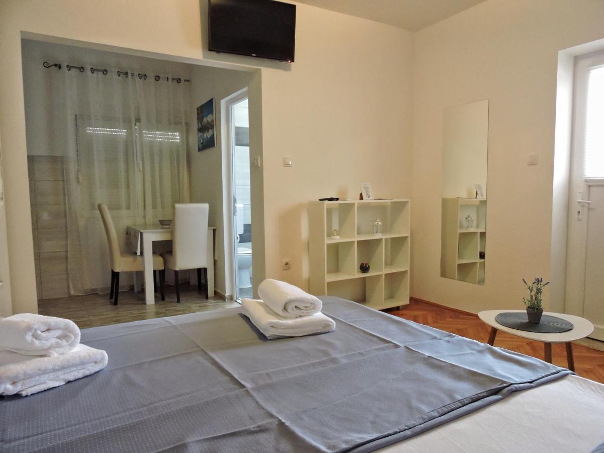 Apartments Tila Требине Екстериор снимка