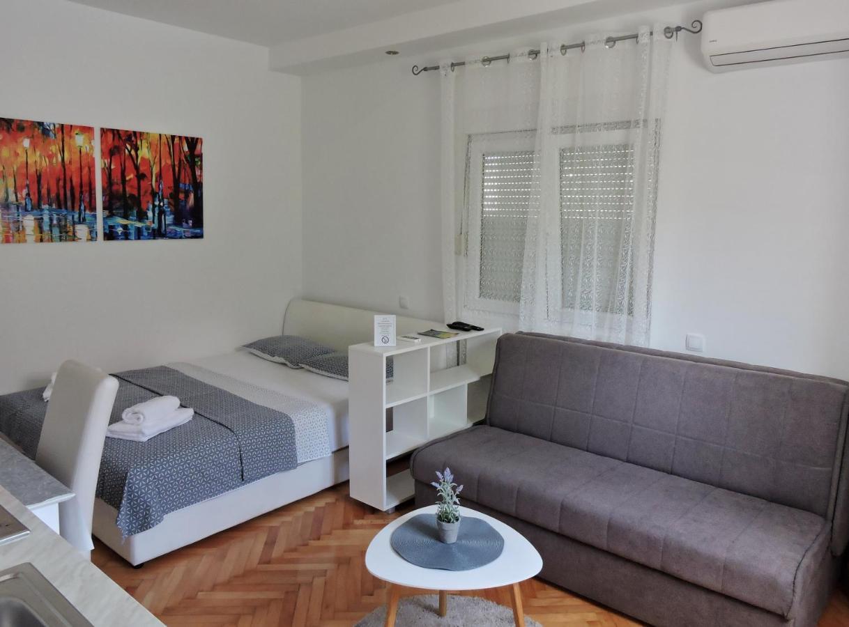 Apartments Tila Требине Екстериор снимка
