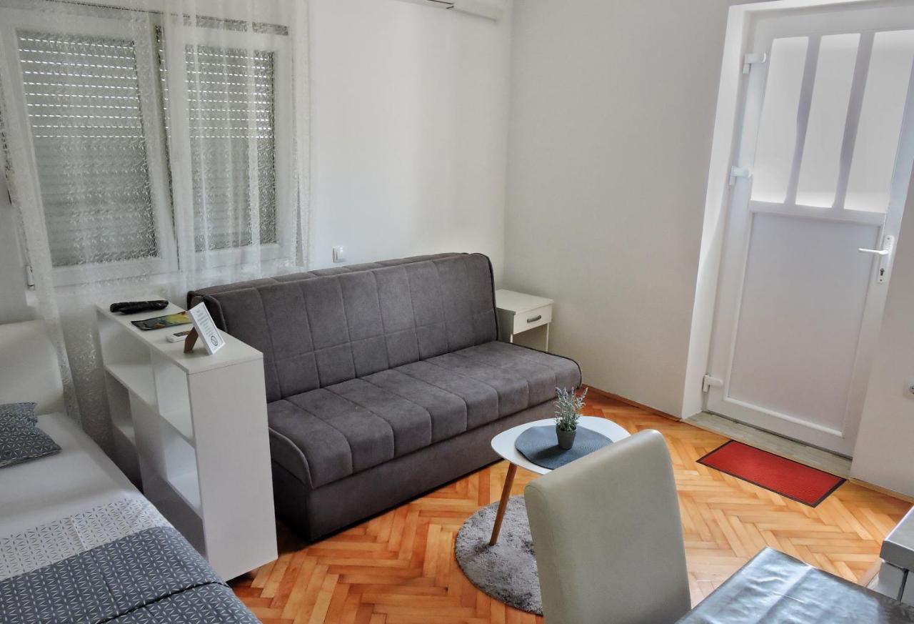 Apartments Tila Требине Екстериор снимка