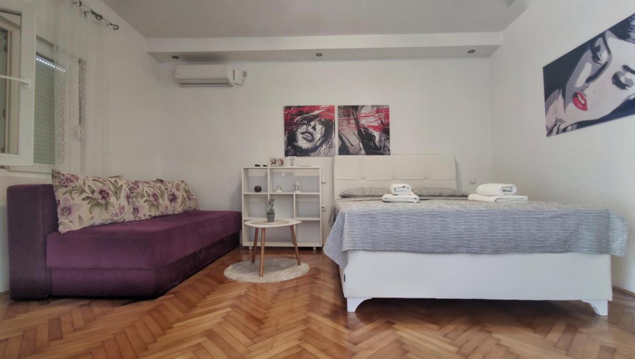 Apartments Tila Требине Екстериор снимка