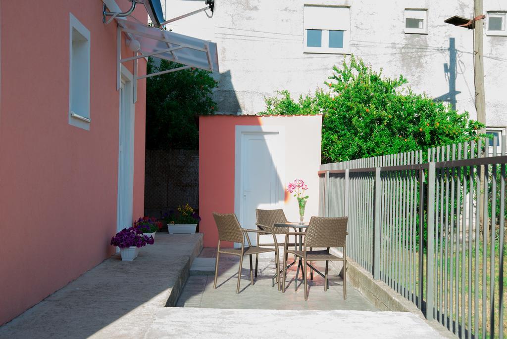 Apartments Tila Требине Екстериор снимка