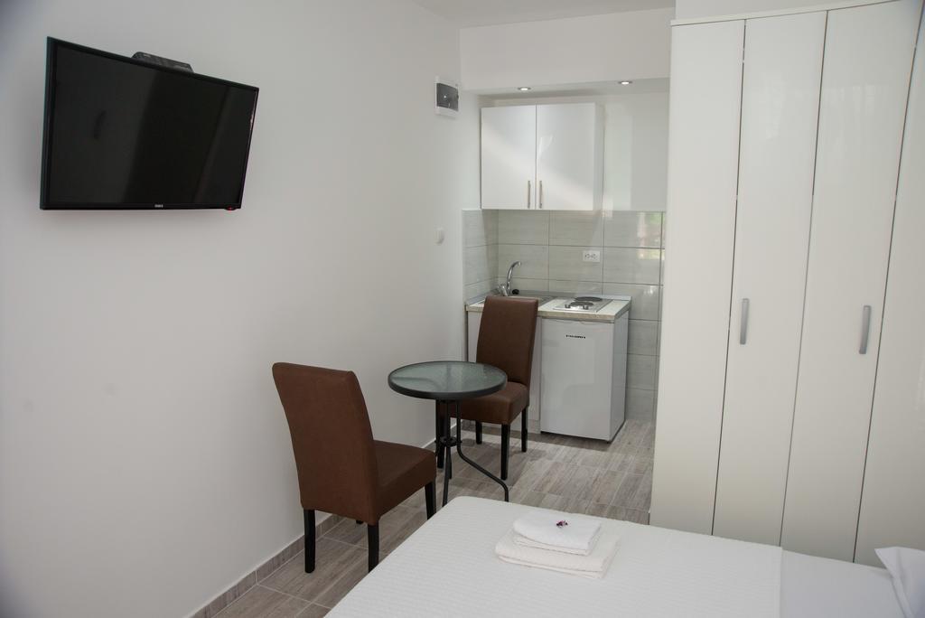 Apartments Tila Требине Екстериор снимка