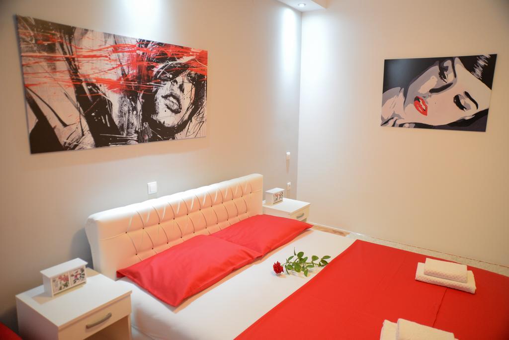 Apartments Tila Требине Екстериор снимка