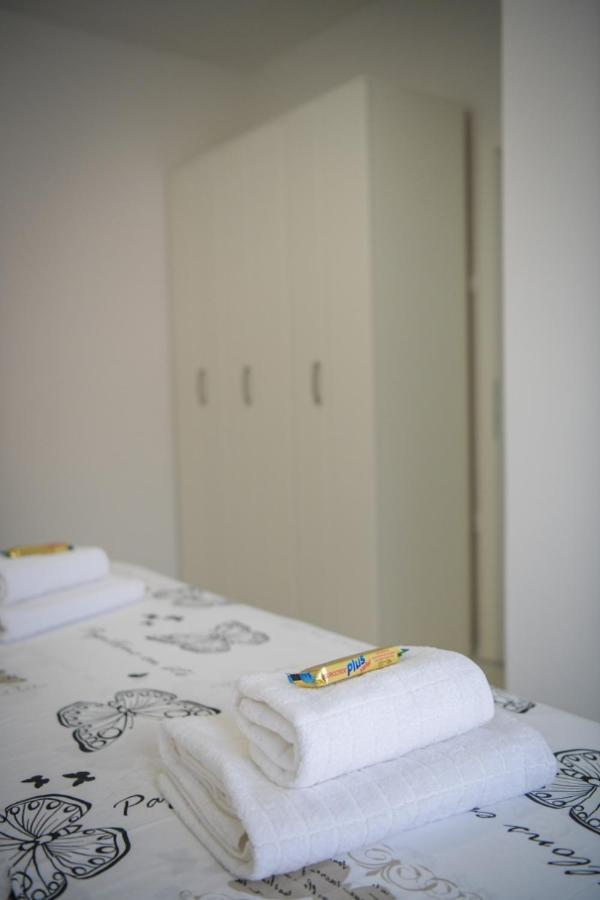 Apartments Tila Требине Екстериор снимка